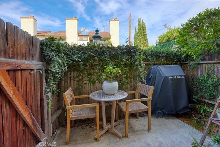 4214 Troost Avenue 13, Studio City, California 91604