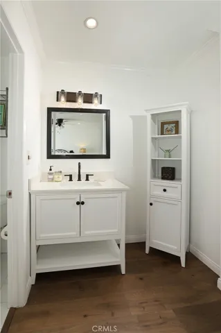 4214 Troost Avenue 13, Studio City, California 91604