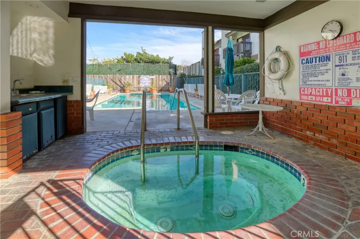 4214 Troost Avenue 13, Studio City, California 91604