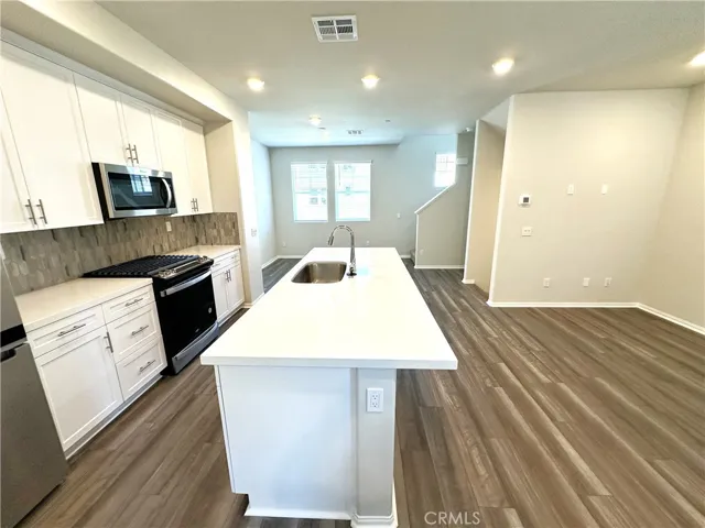 40879 Melrose Drive, Temecula, California 92591