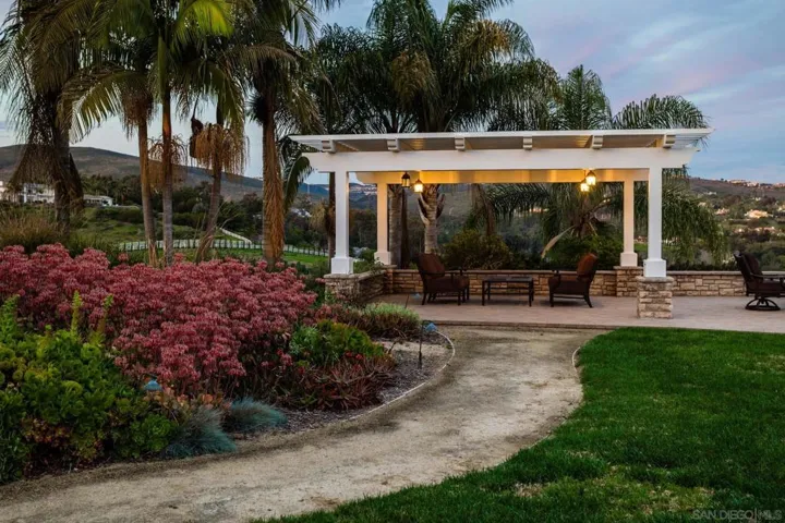 3451 Calle Margarita, Encinitas, California 92024