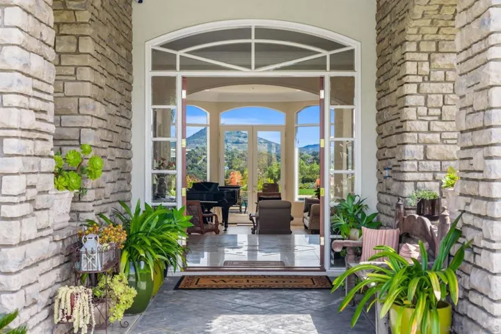 3451 Calle Margarita, Encinitas, California 92024