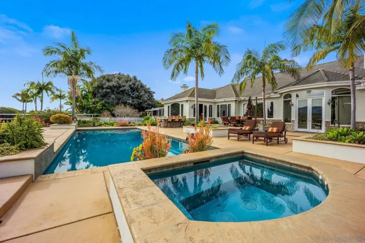 3451 Calle Margarita, Encinitas, California 92024