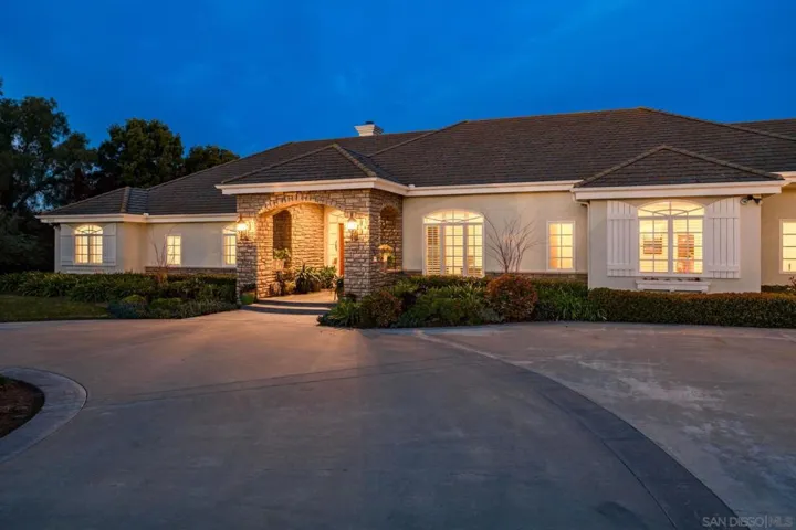 3451 Calle Margarita, Encinitas, California 92024