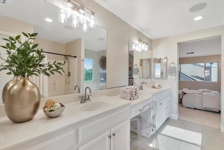 1740 Treehaven Ln, Tracy, California 95376