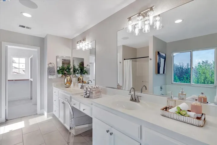 1740 Treehaven Ln, Tracy, California 95376