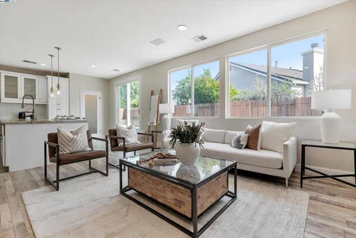 1740 Treehaven Ln, Tracy, California 95376