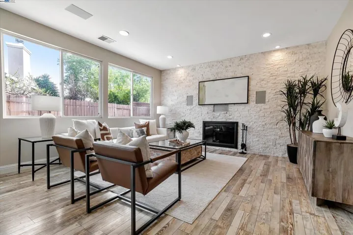 1740 Treehaven Ln, Tracy, California 95376