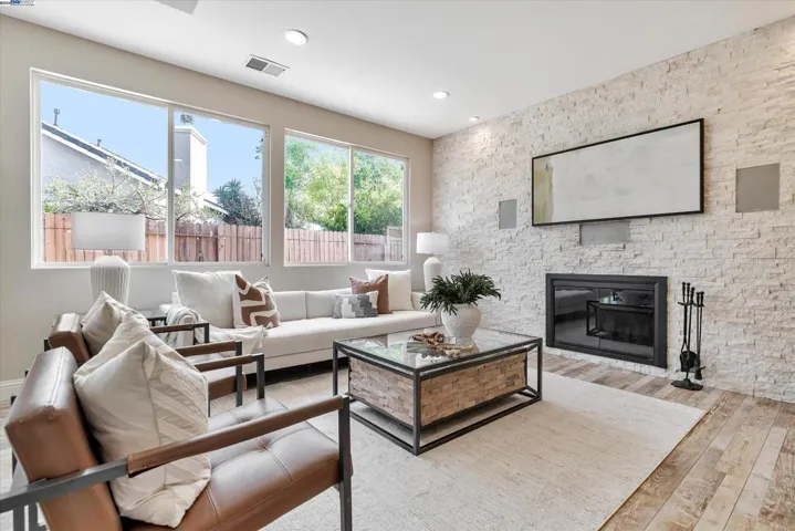 1740 Treehaven Ln, Tracy, California 95376