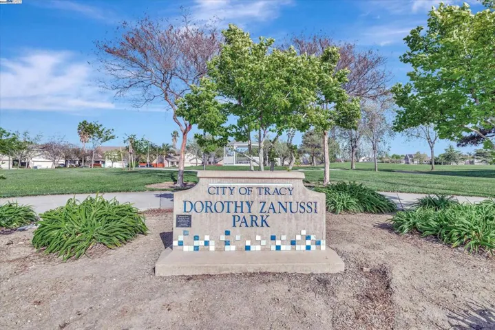 1740 Treehaven Ln, Tracy, California 95376