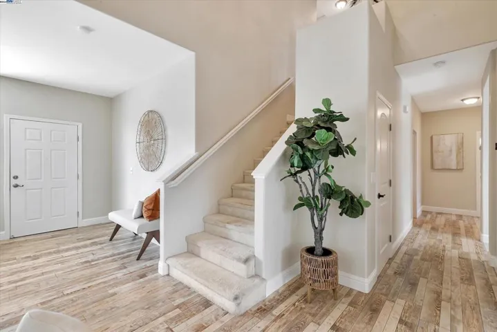 1740 Treehaven Ln, Tracy, California 95376