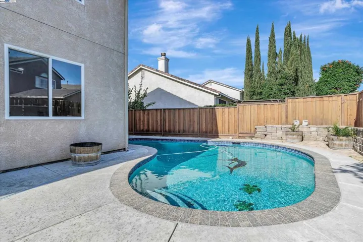 1740 Treehaven Ln, Tracy, California 95376