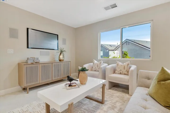 1740 Treehaven Ln, Tracy, California 95376