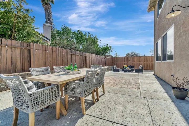 1740 Treehaven Ln, Tracy, California 95376
