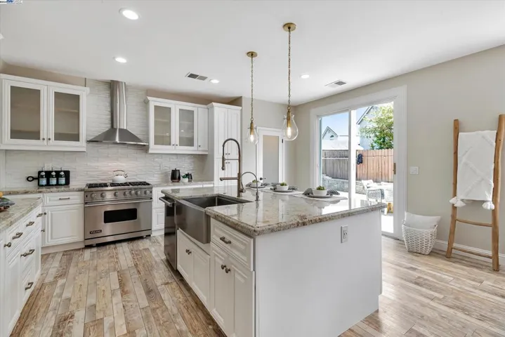 1740 Treehaven Ln, Tracy, California 95376