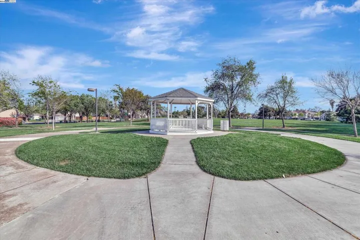 1740 Treehaven Ln, Tracy, California 95376