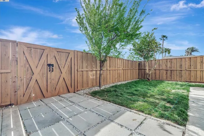 1740 Treehaven Ln, Tracy, California 95376