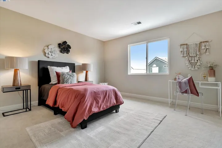 1740 Treehaven Ln, Tracy, California 95376