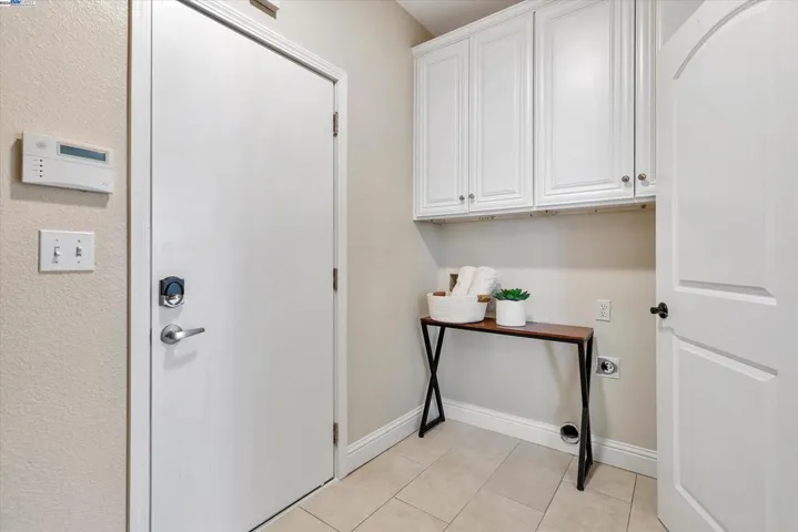 1740 Treehaven Ln, Tracy, California 95376