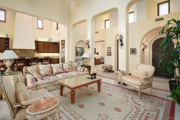 7045 Corte Laguna, Rancho Santa Fe, California 92091