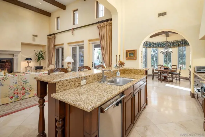 7045 Corte Laguna, Rancho Santa Fe, California 92091