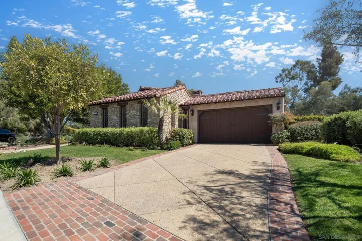 7045 Corte Laguna, Rancho Santa Fe, California 92091