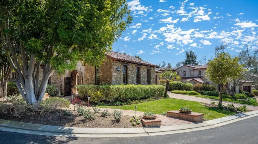 7045 Corte Laguna, Rancho Santa Fe, California 92091