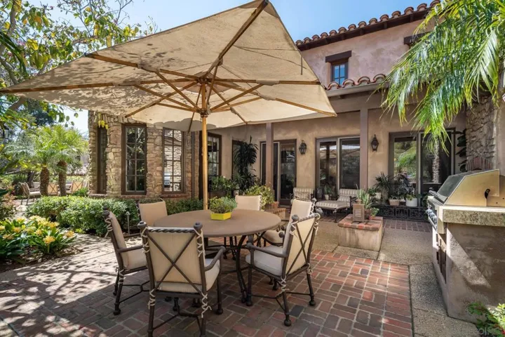 7045 Corte Laguna, Rancho Santa Fe, California 92091