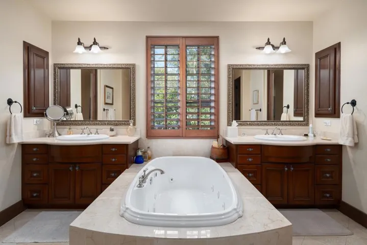 7045 Corte Laguna, Rancho Santa Fe, California 92091