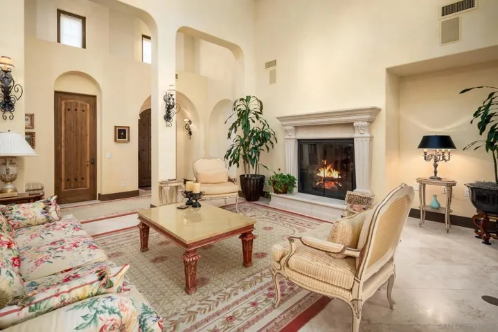 7045 Corte Laguna, Rancho Santa Fe, California 92091