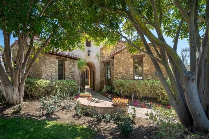 7045 Corte Laguna, Rancho Santa Fe, California 92091