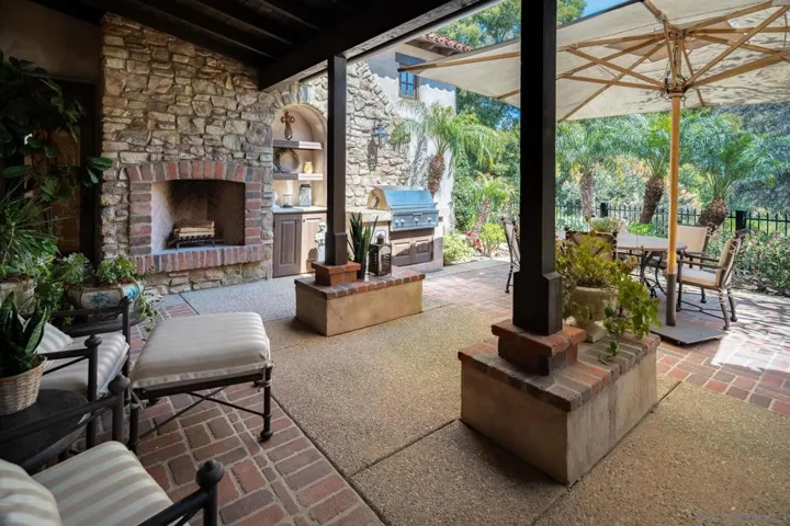 7045 Corte Laguna, Rancho Santa Fe, California 92091