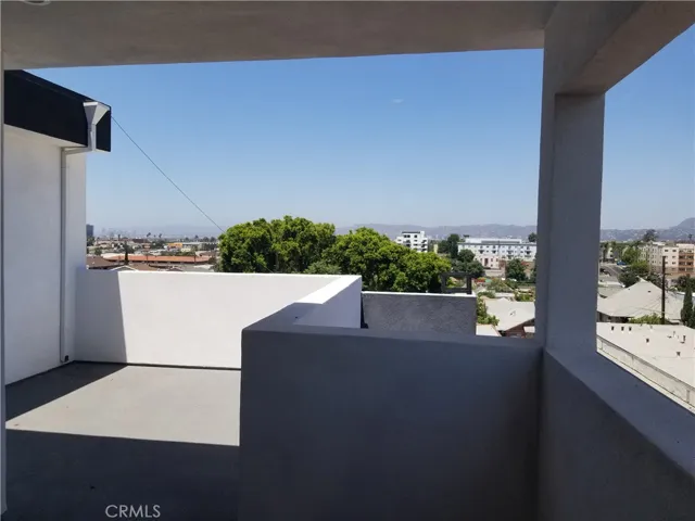 231 1/2 N Burlington Avenue, Los Angeles, California 90026