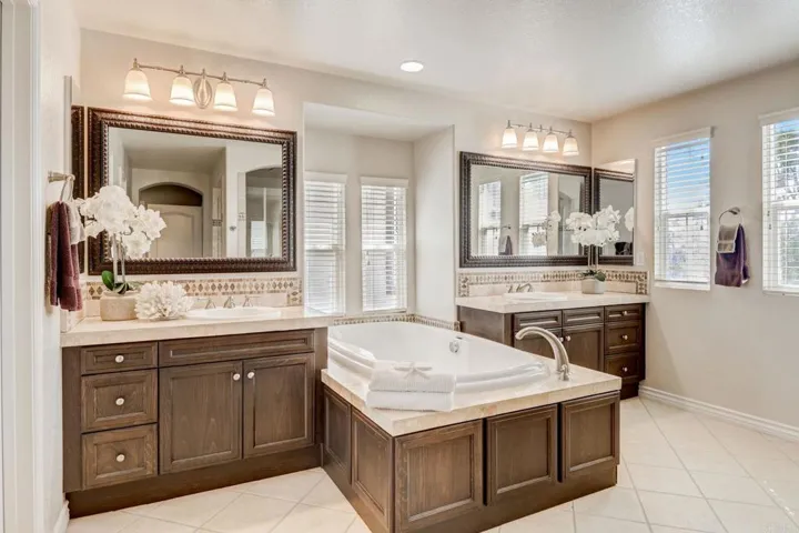 1695 Trenton Way, San Marcos, California 92078