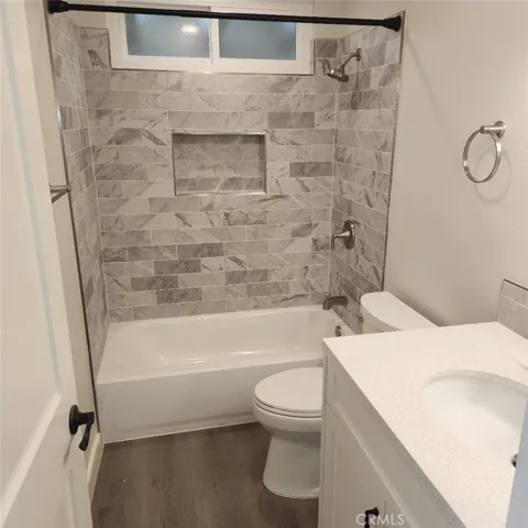 Tiled Shower Walls ! Luxury Designer Bath !