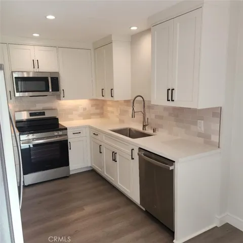 Recessed & under cabinet lighting