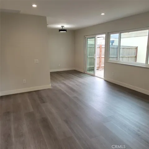 New Hardwood Style Flooring throughout !