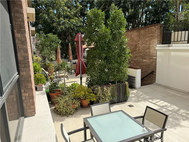 211 S Spalding Drive N502, Beverly Hills, California 90212