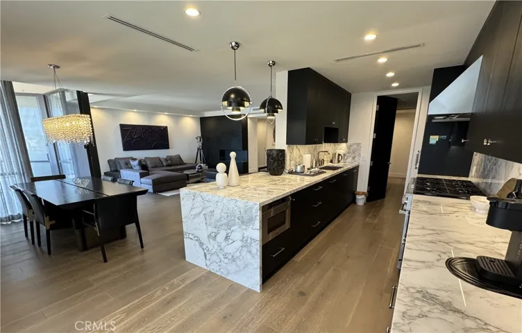 211 S Spalding Drive N502, Beverly Hills, California 90212
