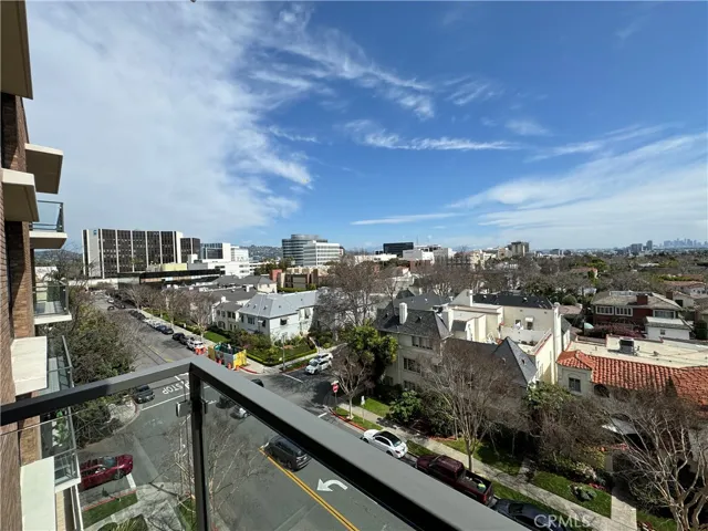 211 S Spalding Drive N502, Beverly Hills, California 90212