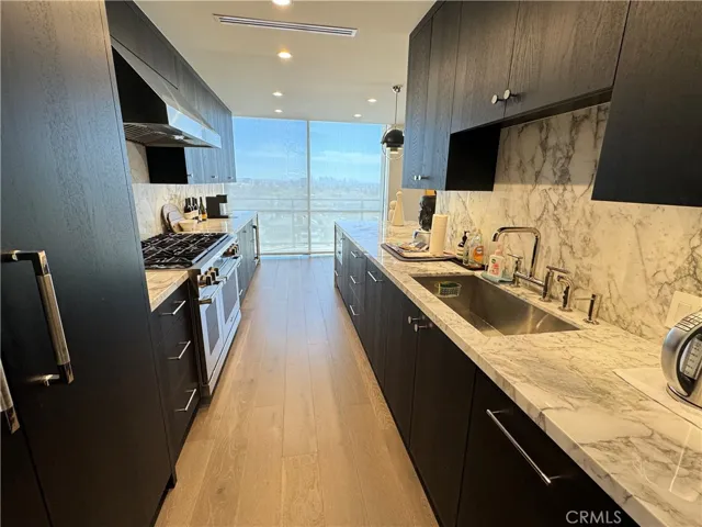 211 S Spalding Drive N502, Beverly Hills, California 90212