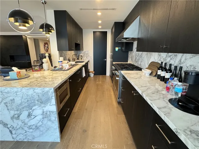 211 S Spalding Drive N502, Beverly Hills, California 90212