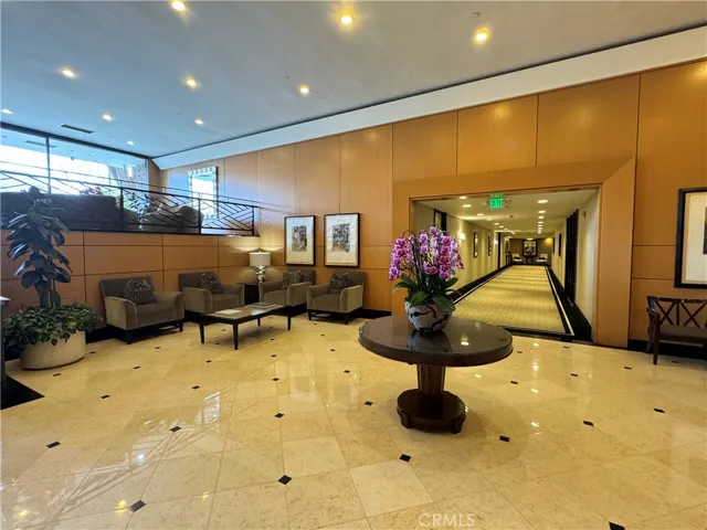 211 S Spalding Drive N502, Beverly Hills, California 90212