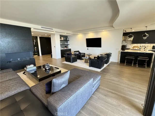 211 S Spalding Drive N502, Beverly Hills, California 90212
