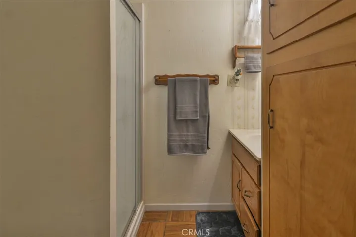 Master bathroom w/shower