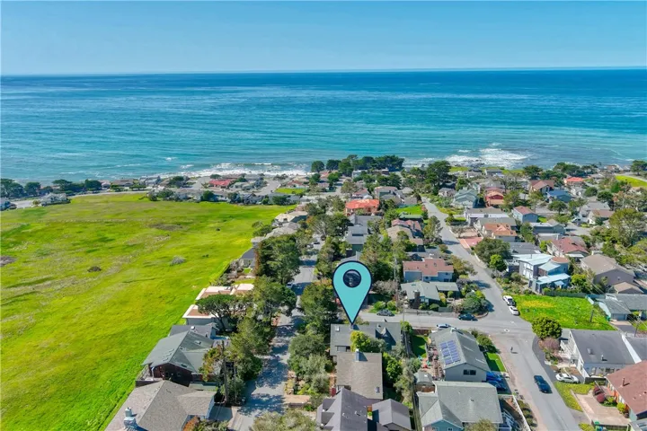 511 Huntington Road, Cambria, California 93428