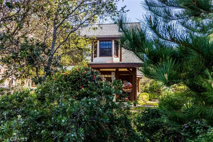 511 Huntington Road, Cambria, California 93428