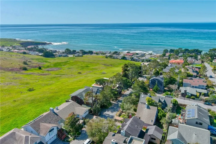 511 Huntington Road, Cambria, California 93428