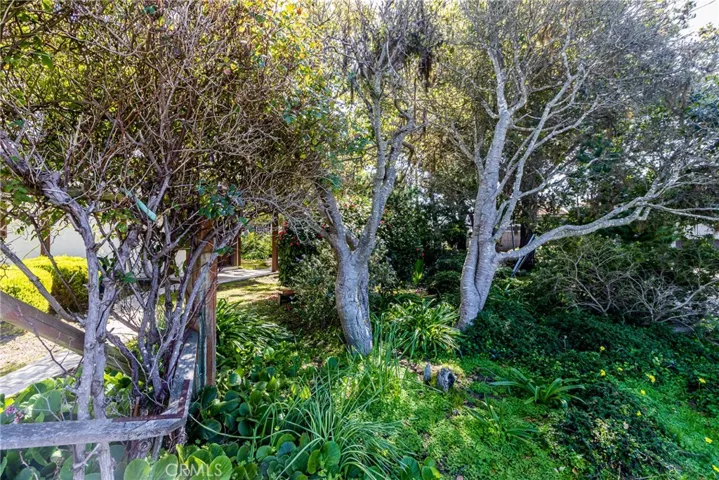 511 Huntington Road, Cambria, California 93428