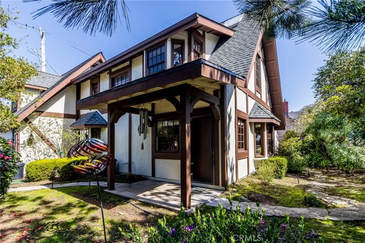 511 Huntington Road, Cambria, California 93428